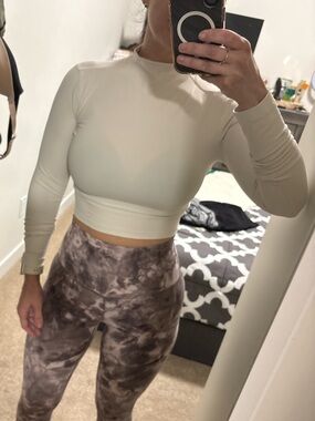 lululemon athletica Cropped Long-Sleeve Top in Light Cream